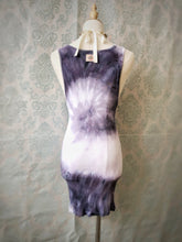 Load image into Gallery viewer, Extra long Tie Dye T-Shirt SIZE: L